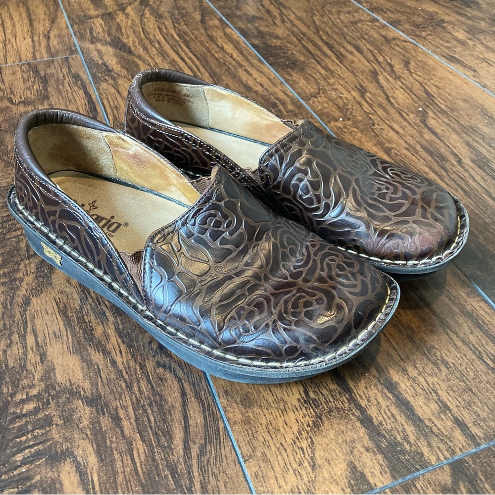 Clogs - Picture 3 of 9